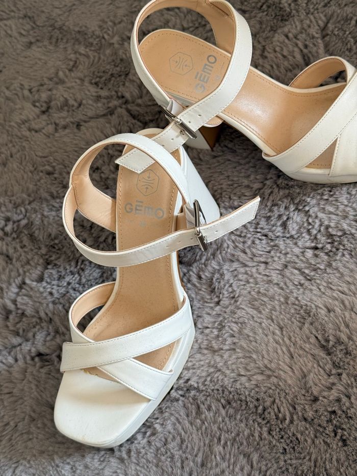 Chaussure blanche - photo numéro 4