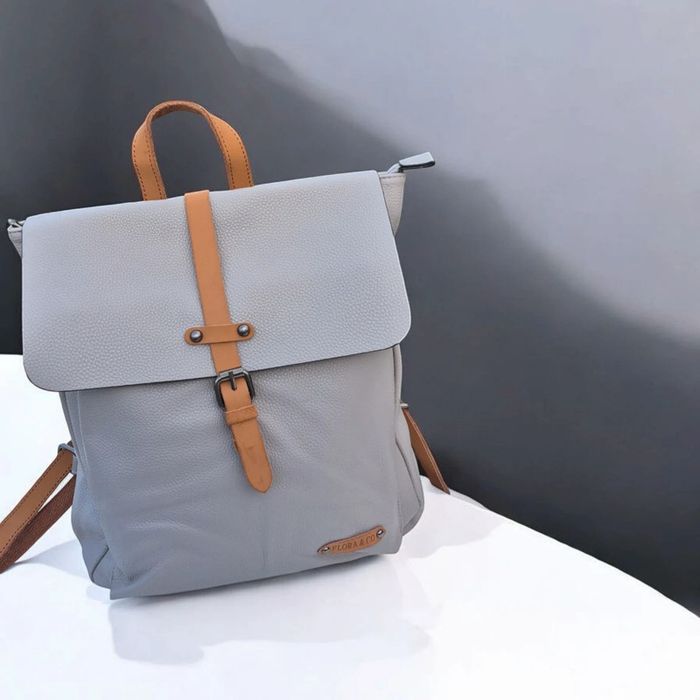 Sac à dos souple cuir polyuréthane flora&co gris clair