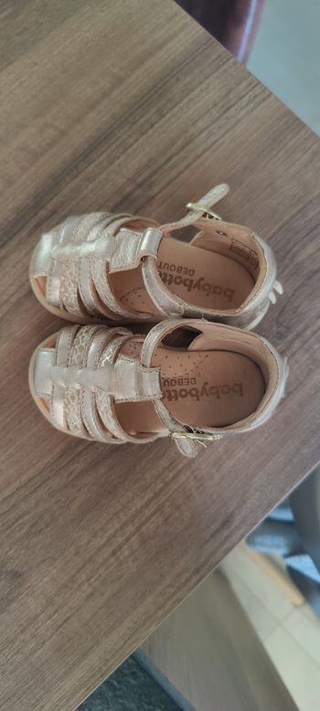 Chaussures fille taille 19