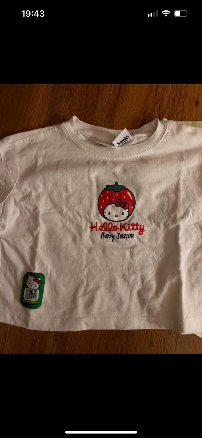 Lot de 2 tee shirt courts neufs - photo numéro 3