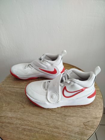 Baskets Nike T33.5