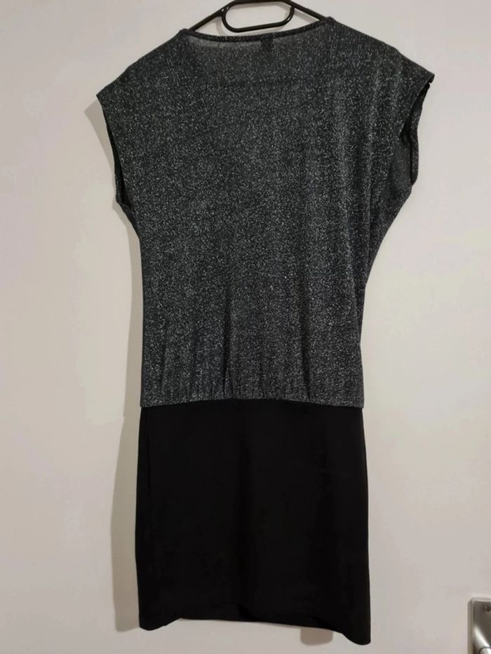 Robe noire pailletée - photo numéro 3