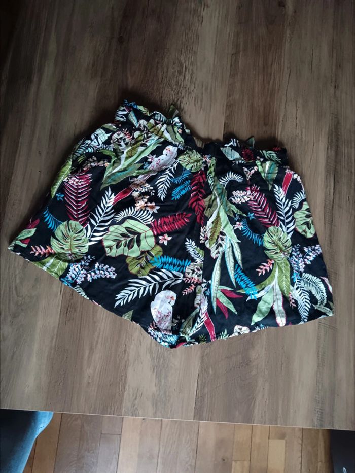 Short Amisu taille 36 - photo numéro 2