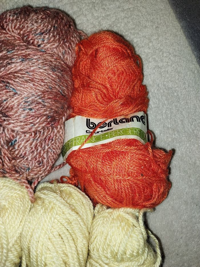 Pelotes de laine à tricoter - photo numéro 3