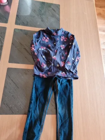 Ensemble t-shirt manches longues et jegging 4ans
