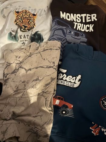 Lot de sweat C&A Garçon 8 ans taille