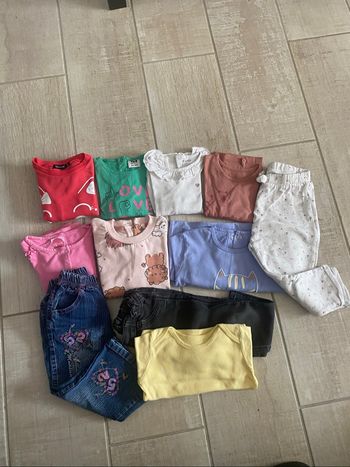 Lot vêtements fille 24 mois