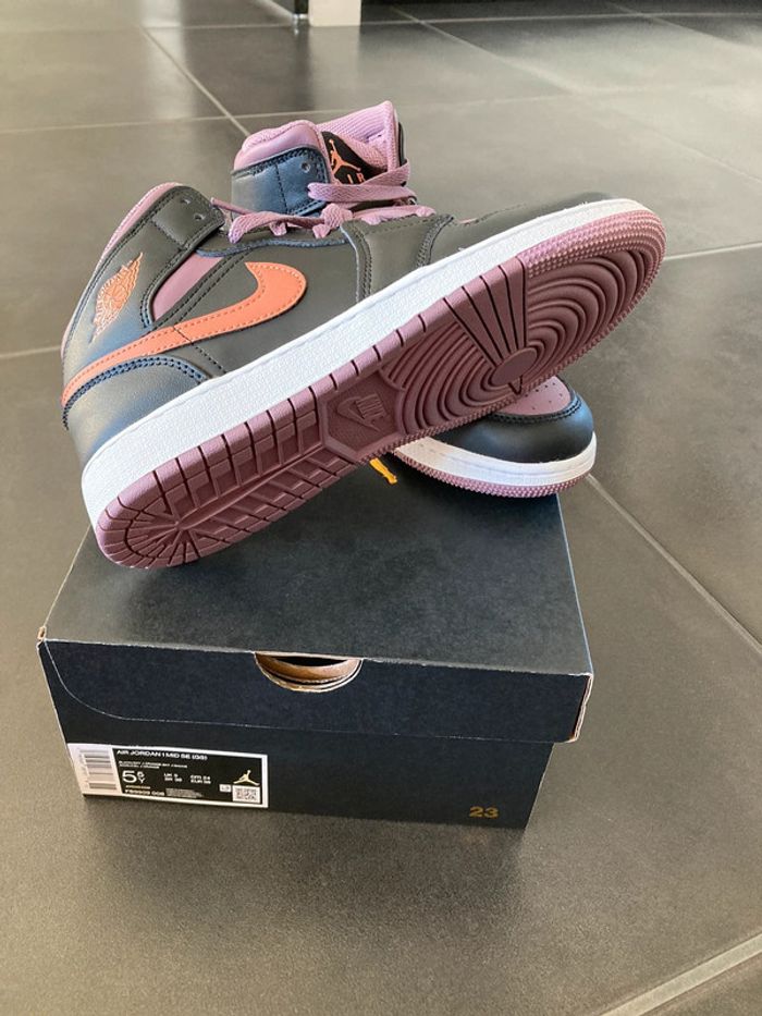 Air Jordan 1 mid SE - photo numéro 2