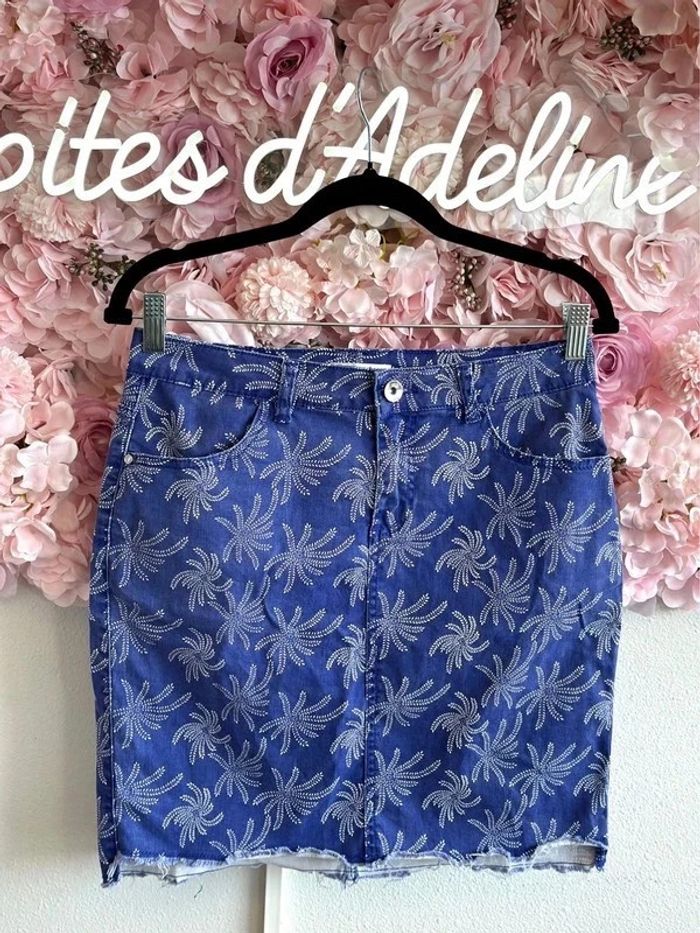 Jupe en jean bleu avec imprimé feuilles blanches style palmiers taille 40 - Les Petites Bombes Paris - photo numéro 2