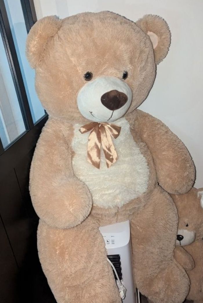 Grosse peluche ourson