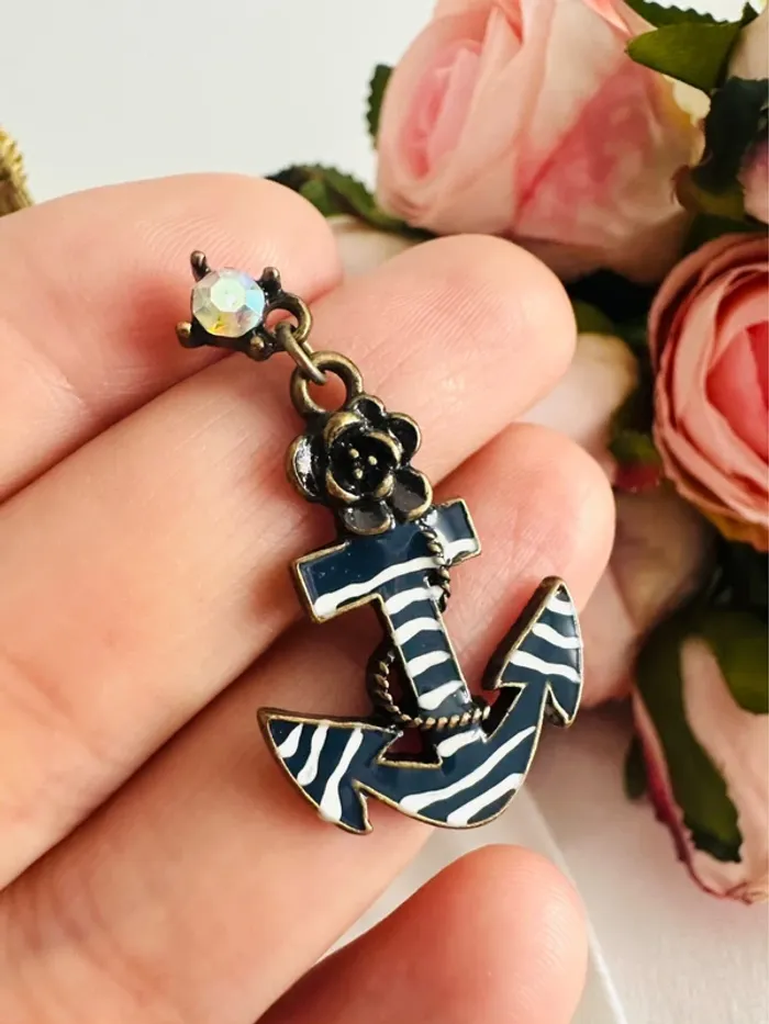 🛶Boucles d’oreilles Betsey Johnson – ancre marin zébrée strass fleur - photo numéro 5