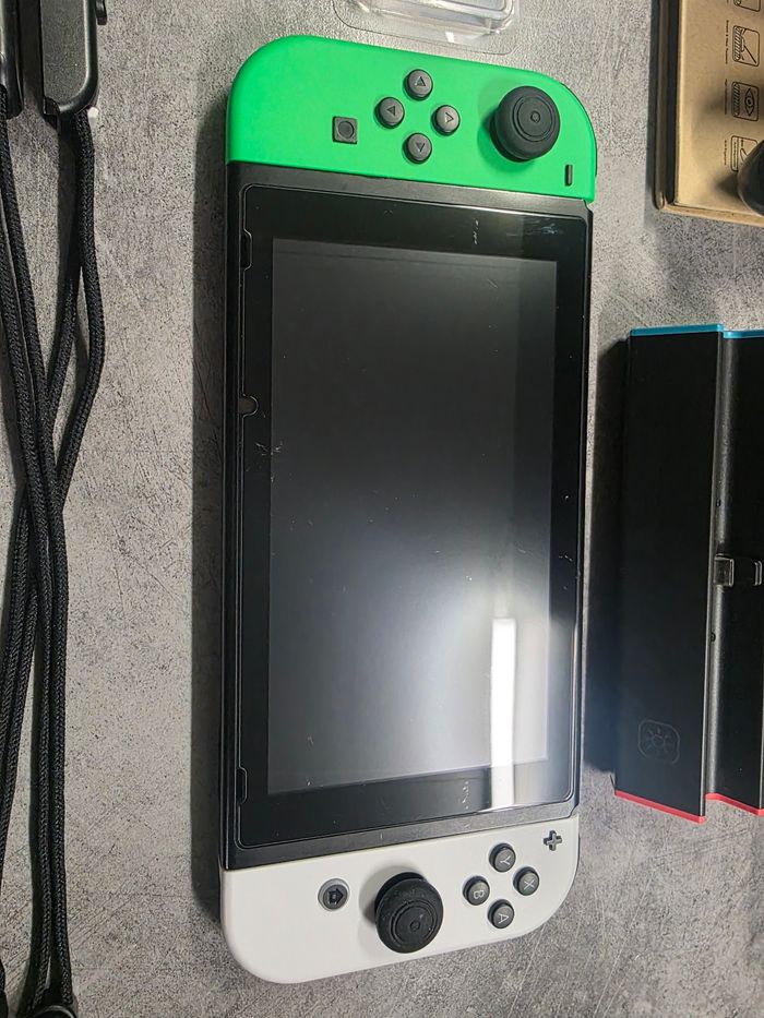 Nintendo Switch HAC-001 d'origine non patché - photo numéro 2