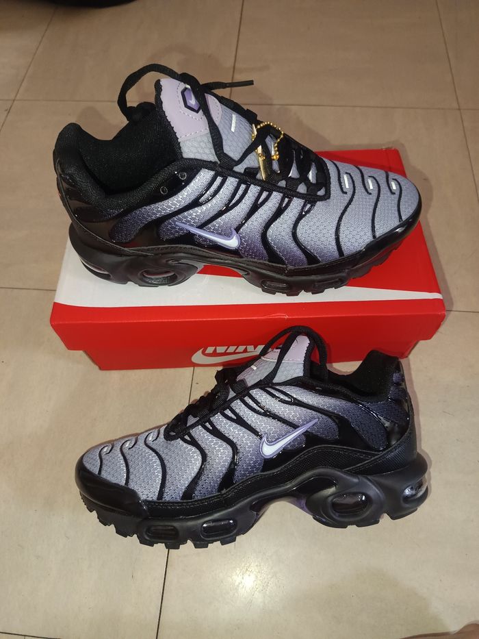 Tn violet clair et noir