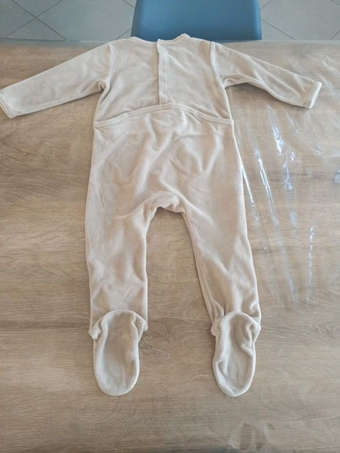 Pyjamas une pièce garçon taille 24 mois - photo numéro 4