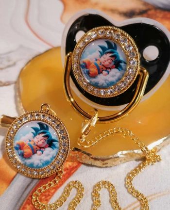 Tétine, sucette avec attache dragon ball z