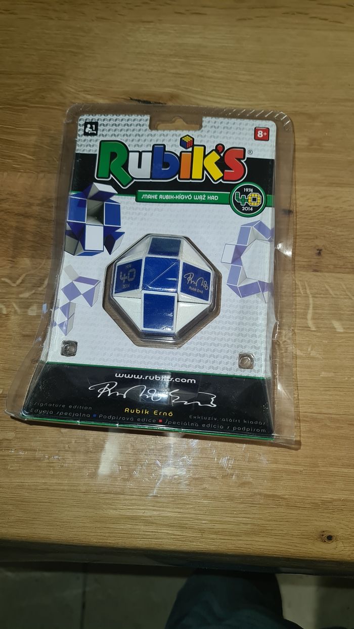 Neuf Rubik's Signature Édition