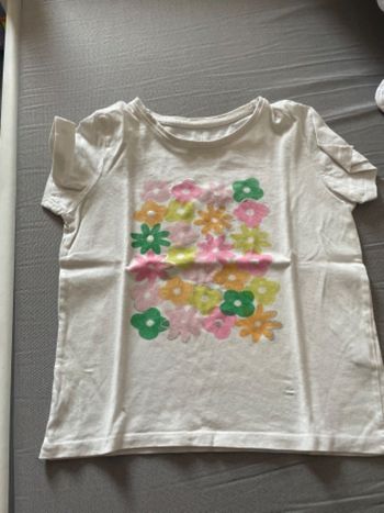 Tee shirt fleuri