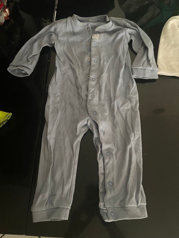 2 pyjamas 12mois - photo numéro 3