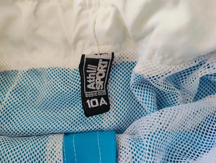 Short de bain 10 ans Neuf - photo numéro 7