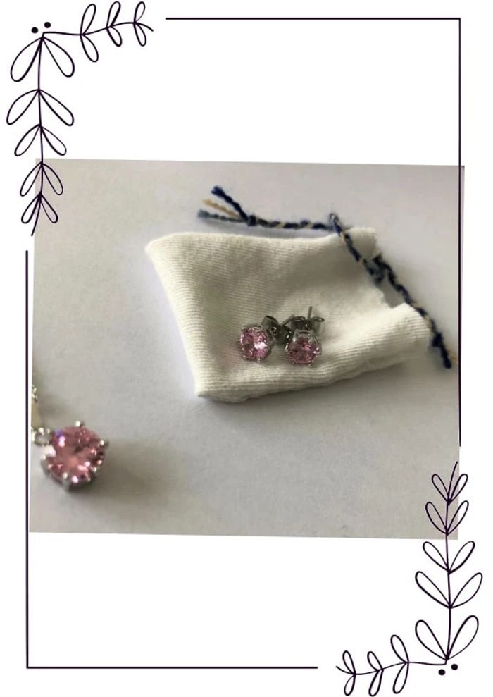 Bijoux neufs : collier + boucles d'oreilles rose - photo numéro 4