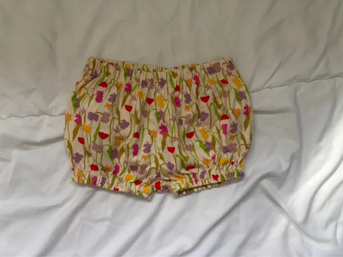 Short à fleurs