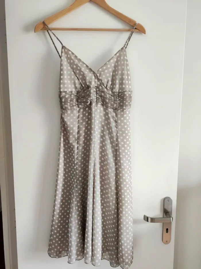 Robe à pois beige et blanc - T36 - très bon état