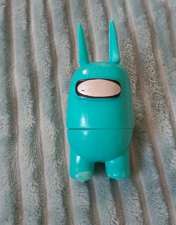 Figurine among us turquoise
