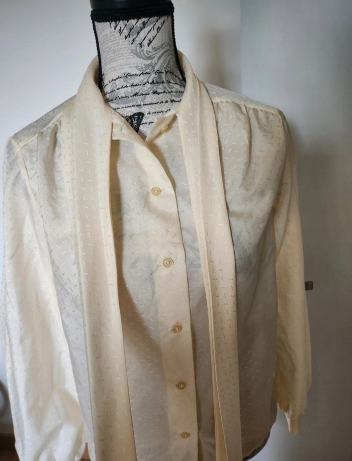 Sublime Blouse Creme Col Lavallière Taille 40 - photo numéro 5