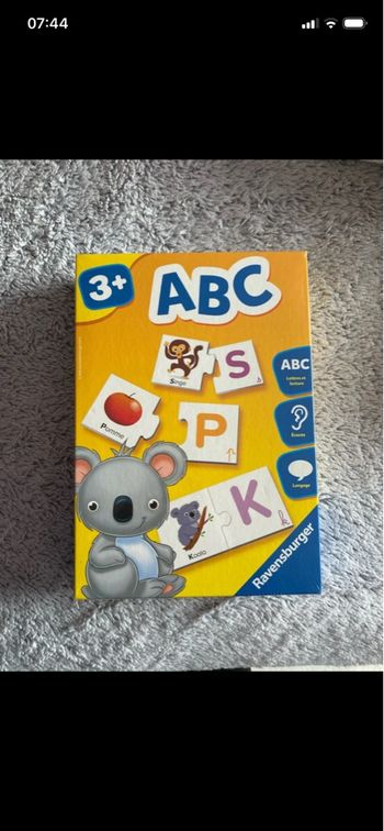 Jeux pour enfants pour découvrir les lettres de l’alphabet. 