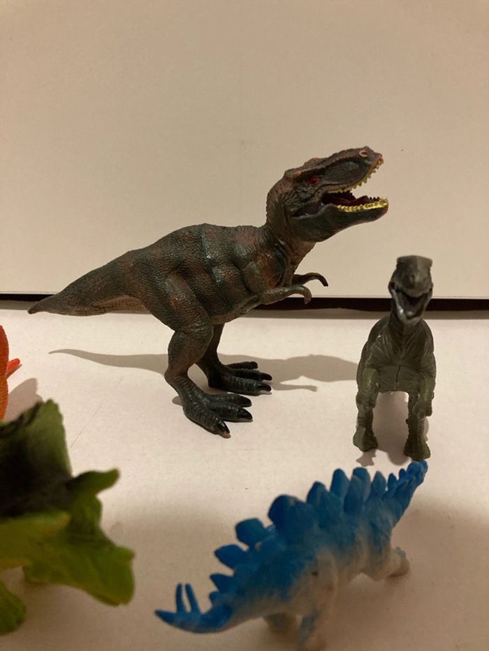 Lot de 5 figurines dinosaures - photo numéro 2