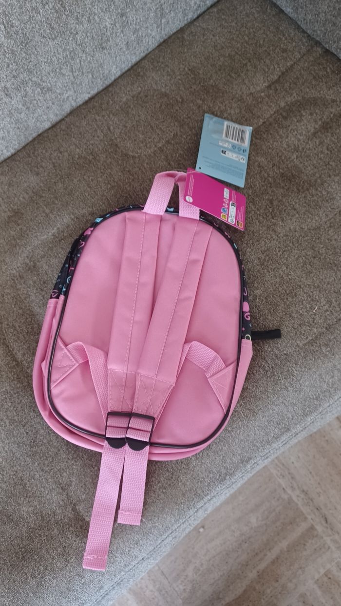 Sac à dos fille barbie neuf avec étiquette 🏷 - photo numéro 4