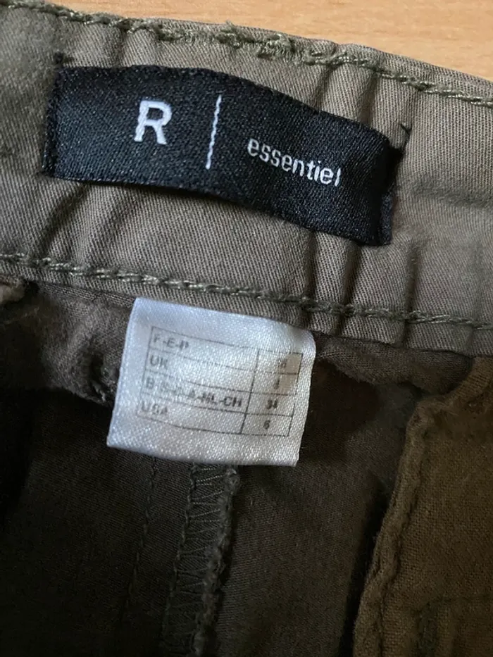 Short taille S ou 16 ans - photo numéro 2