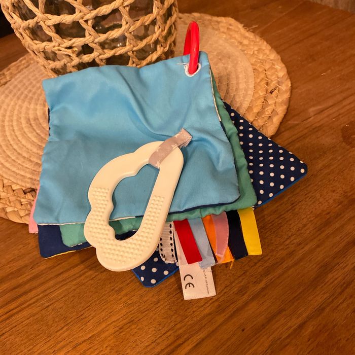 Livre tissu avec anneau de dentition nuage - photo numéro 3