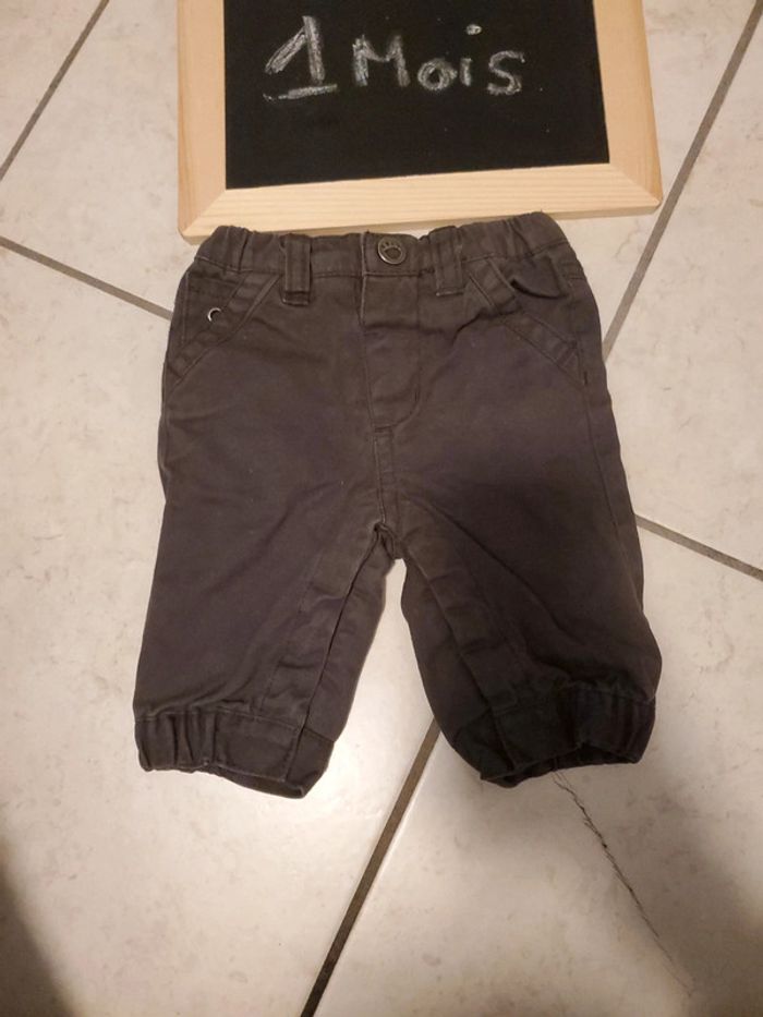 Pantalon 1 mois - photo numéro 2