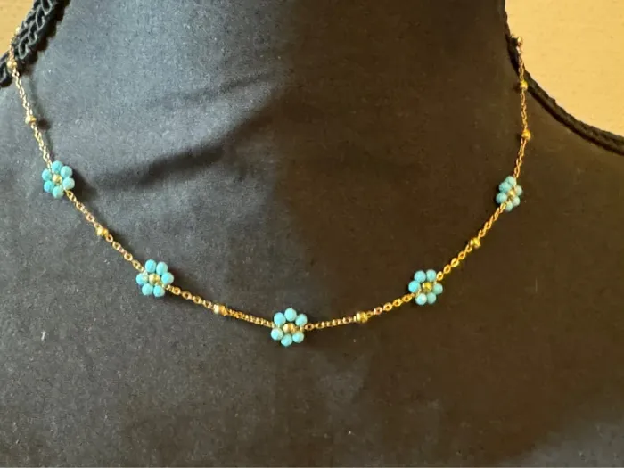 Collier chaînes petites boules  fleurs perles turquoises acier inoxydable or - photo numéro 4