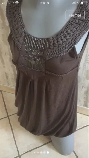 Joli lot en L /40 débardeur  brodé et perles  et chemise  gaufrée