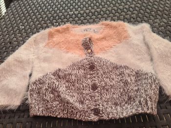 Gilet. Bébé 12 mois. IKKS. crème pêche.