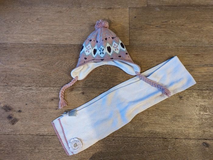 Bonnet péruvien et écharpe cadet rousselle