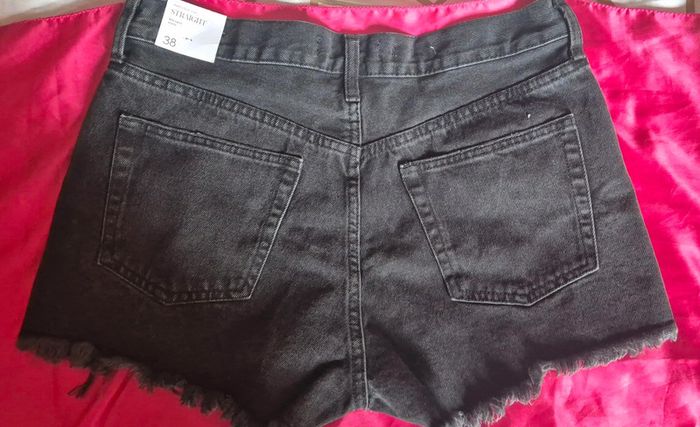 Short noir Jean Mango T 38 neuf - photo numéro 5
