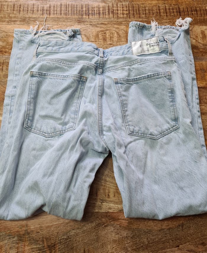 Jeans troué Bershka taille 38 - photo numéro 5