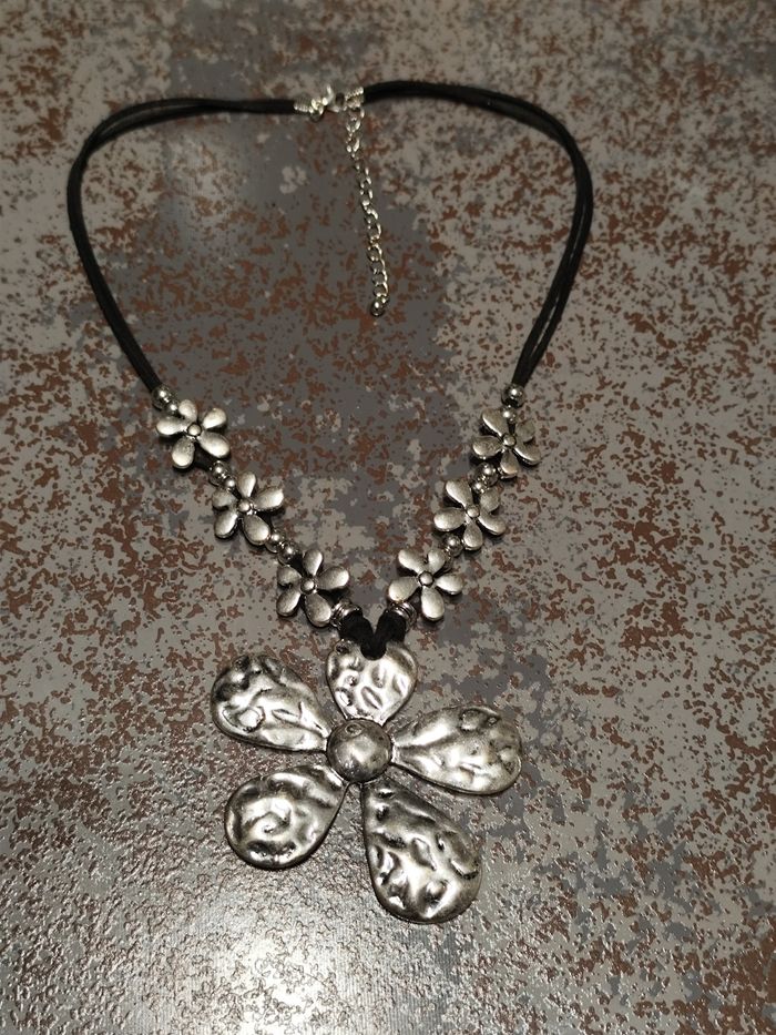 Collier fleurs - photo numéro 6