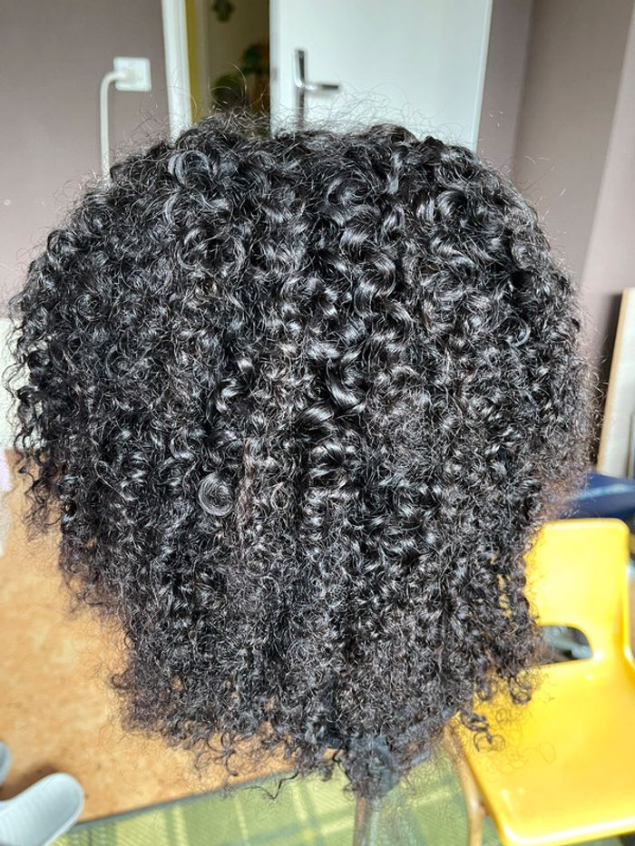 Très jolie perruque 100% cheveux humain - photo numéro 5