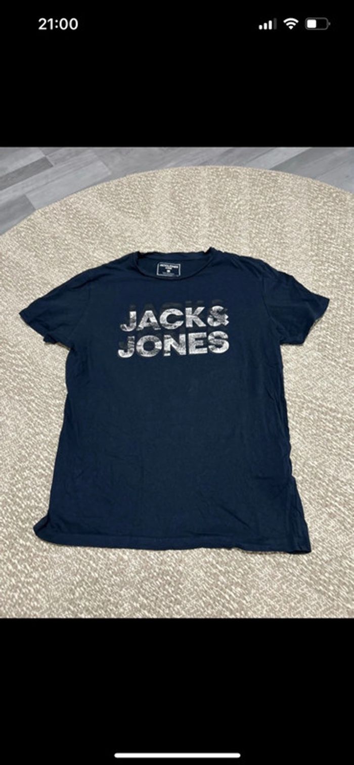 Tee shirt