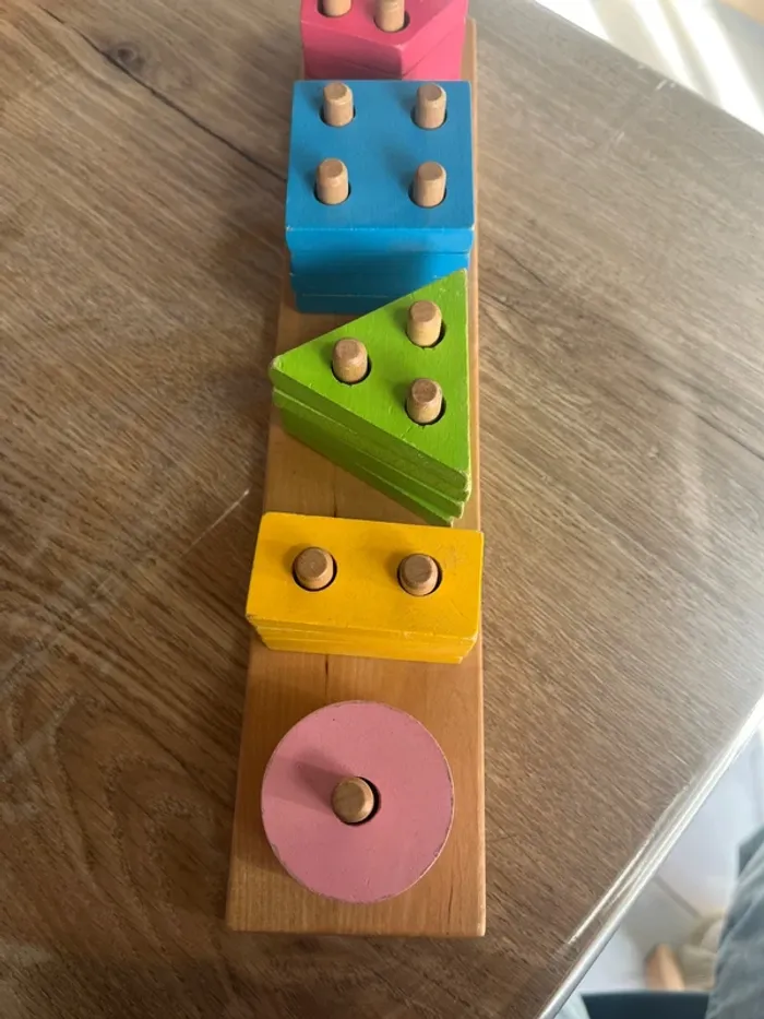 Jeu en bois empilage avec forme - photo numéro 2