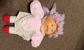 Poupée chiffon pied rouge