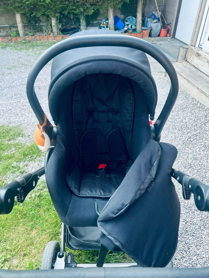 Poussette - photo numéro 2