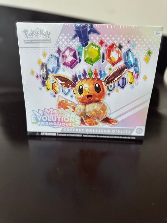 ETB Évolutions prismatiques EV8.5