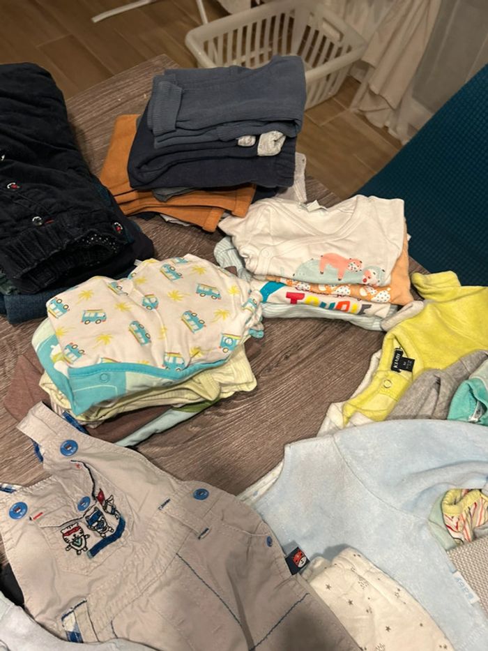 Gros lot de vêtements garçon - photo numéro 5
