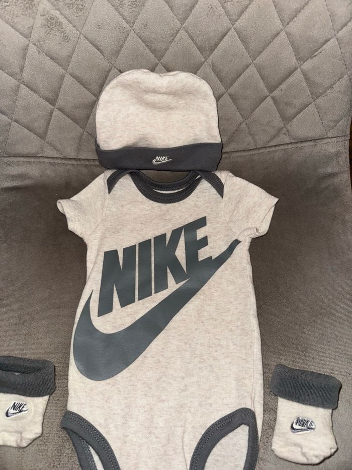 Ensemble Nike bébé - photo numéro 2