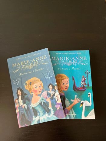 Lot de 2 livres Marie-Anne fille du roi